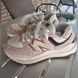 New Balance 57/40 Pink and White Sneakers for Everyday Comfort
